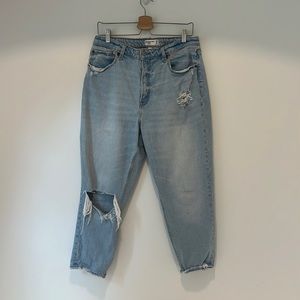 A&F curve love high rise distressed denim jeans size 32/14